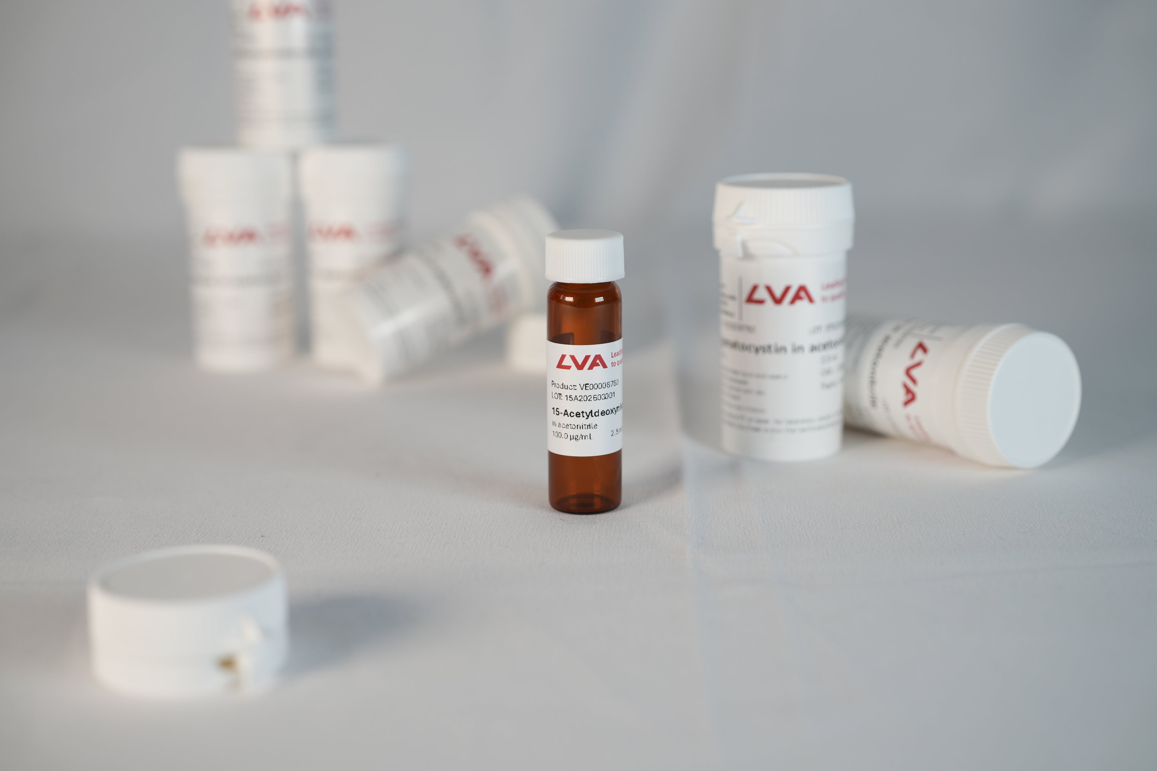 15-Acetyldeoxynivalenol in Acetonitrile, 100 µg/mL